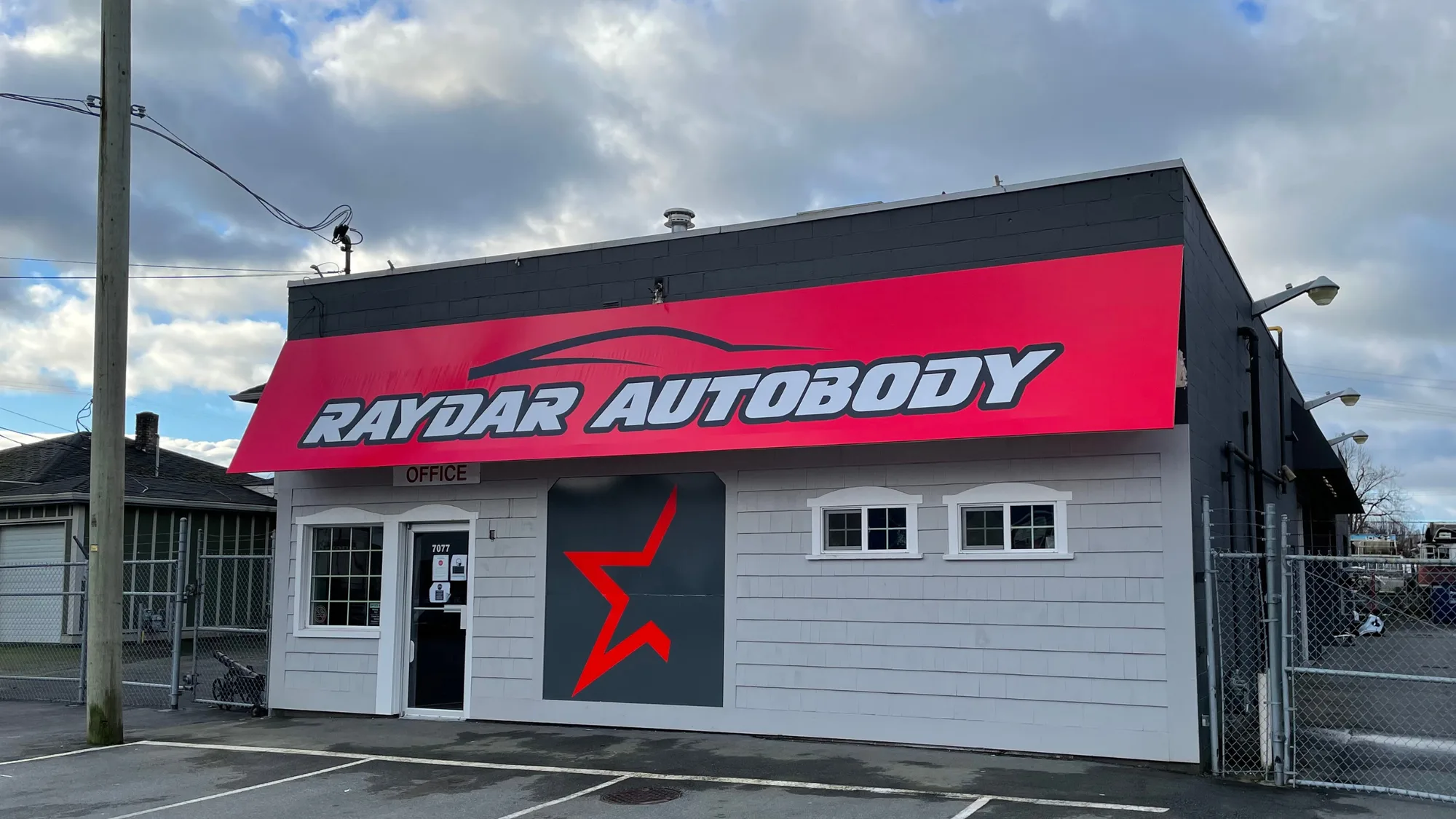 CARSTAR Mission (Raydar Autobody) storefront